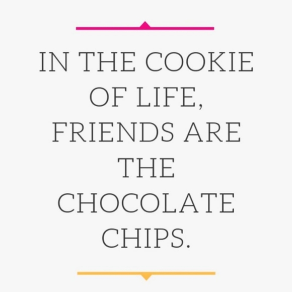 Poshmark Turns 10 Posh N Sip Holiday Addition 🎈🎈🎈 - Picture 4 of 7